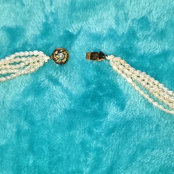 Vintage pearl necklace